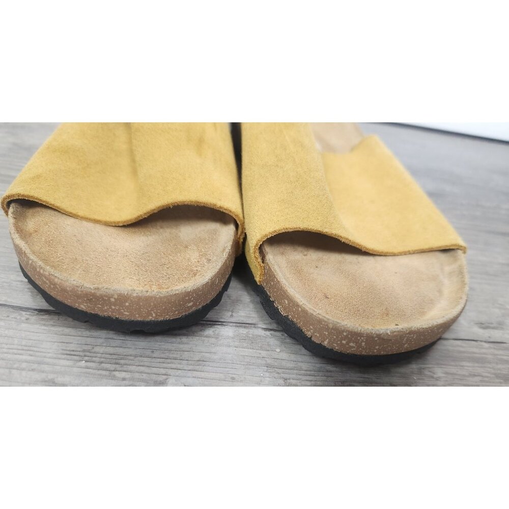 Marina Luna Women's Sz. 7 Golden Yellow Suede Light Wedge Sandals - Picture 3 of 9